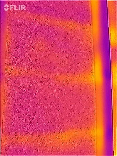 Thermal image of wooden studs in the walls of the living room.